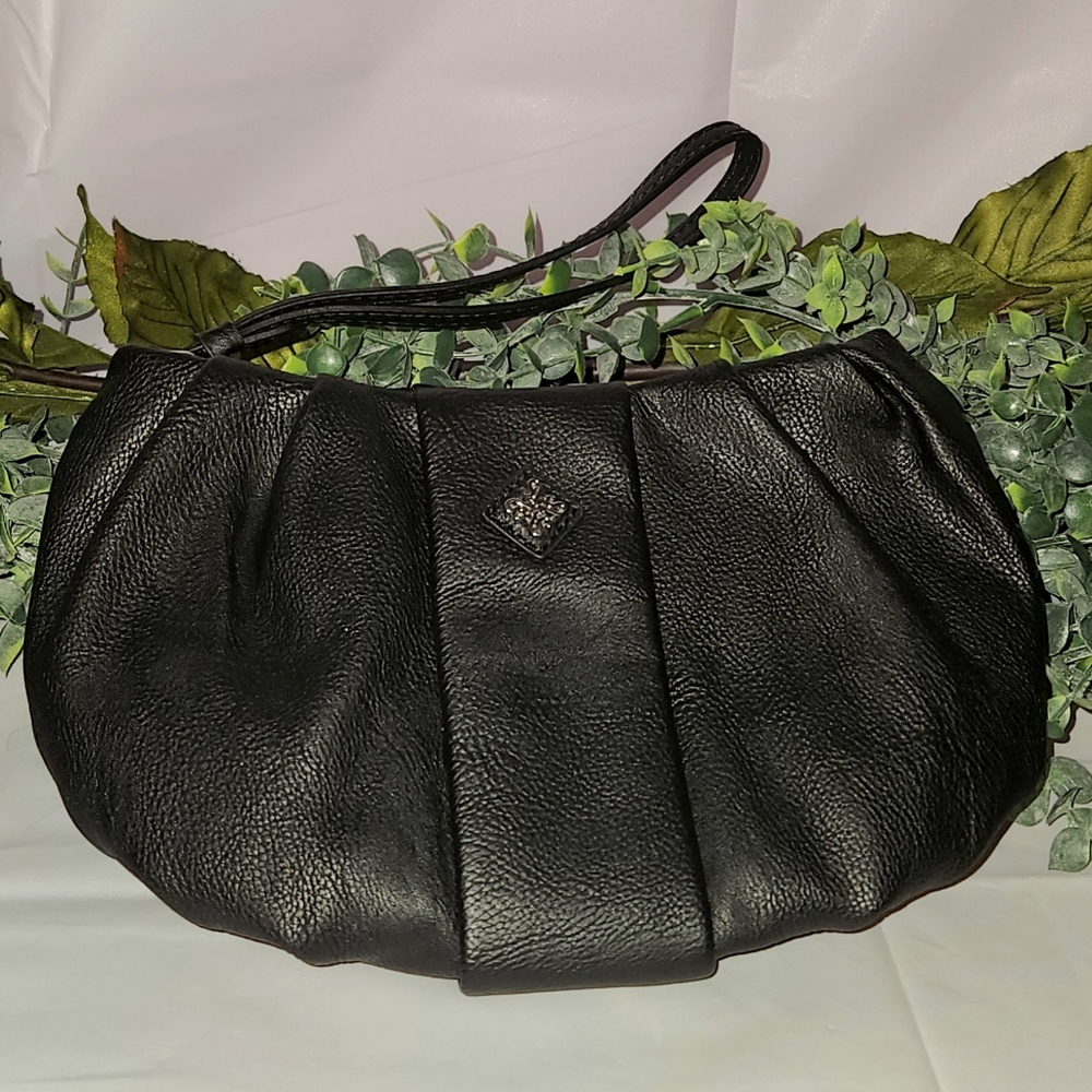 Black wristlet bag by Simply Vera, Vera Wang.